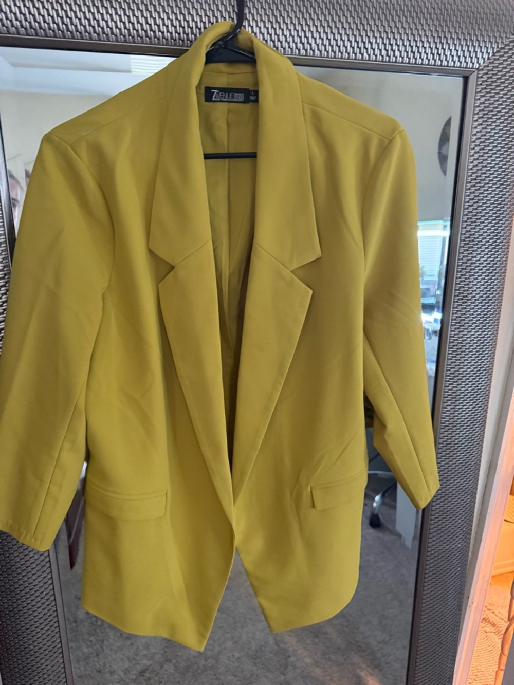 Zara Women’s Olive-Gold Open-Front Blazer